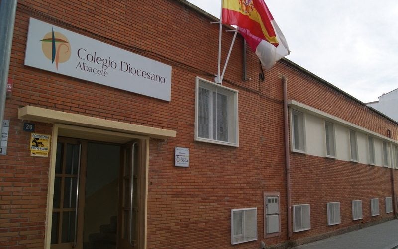 Incertidumbre entre el profesorado ante la cercanía de la segunda dosis tras una primera con AstraZeneca Incertidumbre entre el profesorado ante la cercanía de la segunda dosis tras una primera con AstraZeneca
