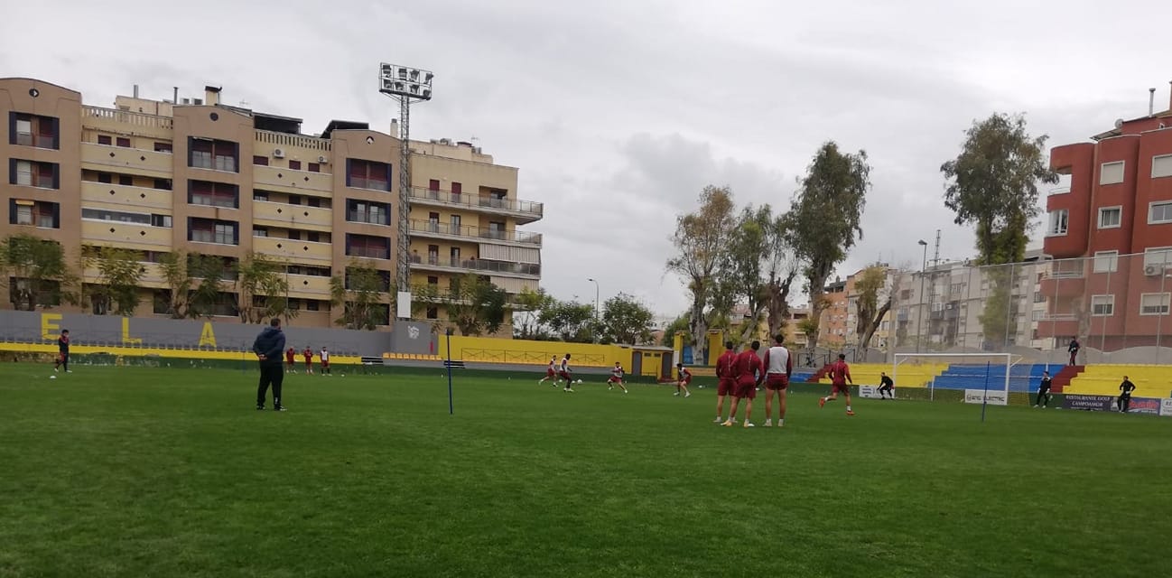 El Orihuela CF entrena con la confianza de poder ganar al Olot El Orihuela CF entrena con la confianza de poder ganar al Olot