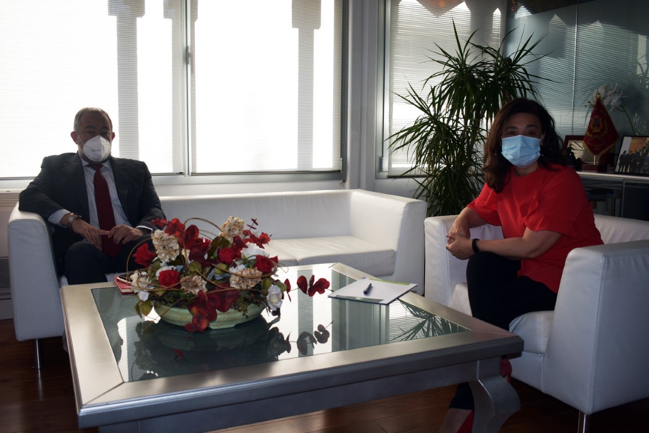 Zamora y Garde profundizan en las relaciones entre el Ayuntamiento y la Universidad Zamora y Garde profundizan en las relaciones entre el Ayuntamiento y la Universidad