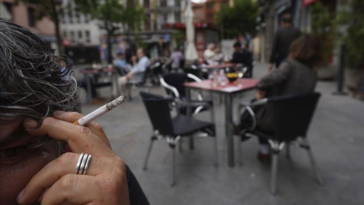 Los albaceteños valoran la posibilidad de prohibir fumar en las terrazas Los albaceteños valoran la posibilidad de prohibir fumar en las terrazas