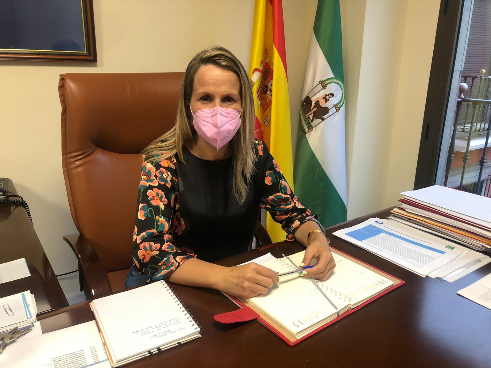 Antonia Antequera: " Hay que reducir la vida social. Nos espera una semana de cierre de negocios no esenciales." Antonia Antequera: " Hay que reducir la vida social. Nos espera una semana de cierre de negocios no esenciales."
