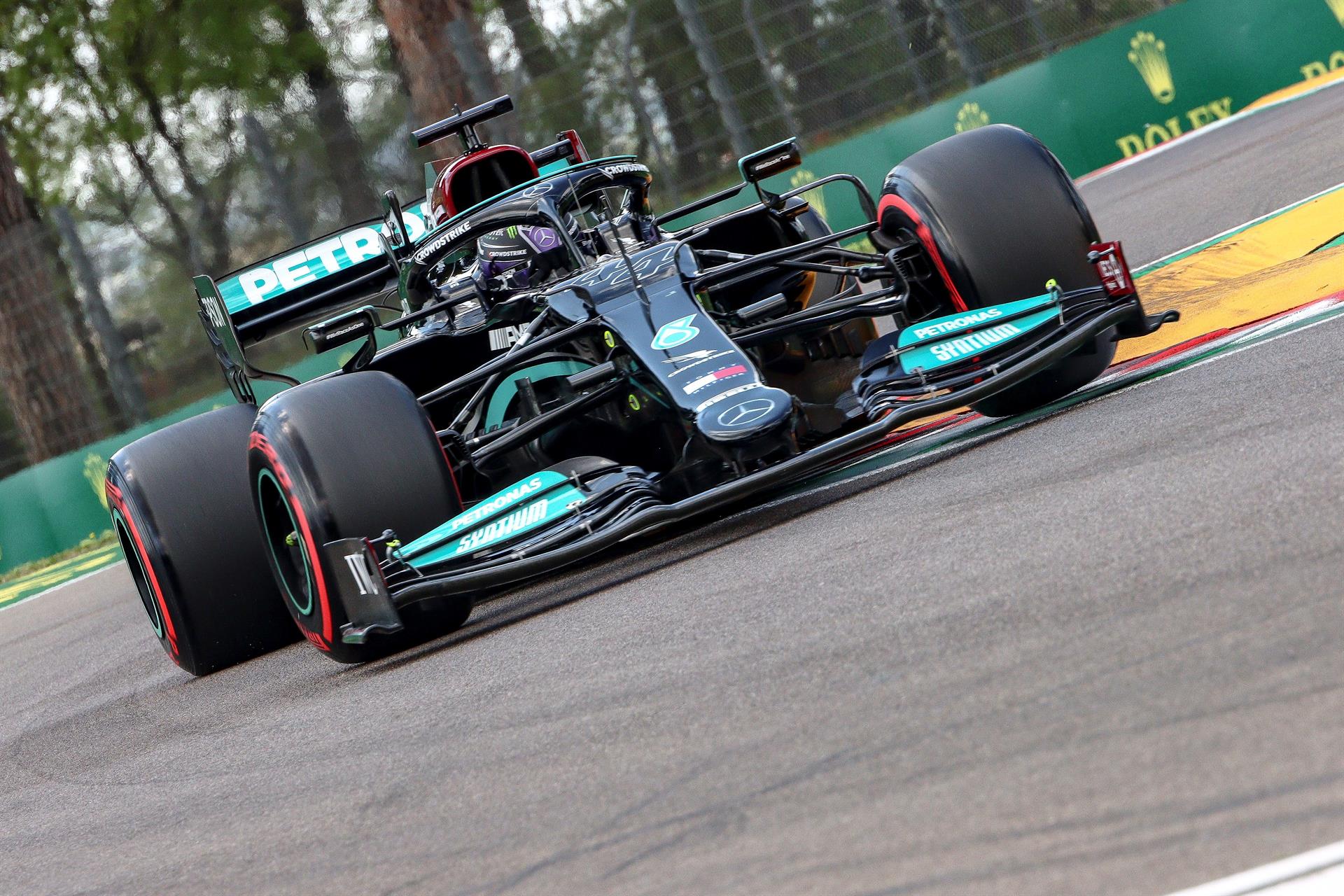 Resultado clasificación GP de Emilia-Romaña de F1: Hamilton firma su primera 'pole'; Sainz undécimo y Alonso decimoquinto Resultado clasificación GP de Emilia-Romaña de F1: Hamilton firma su primera 'pole'; Sainz undécimo y Alonso decimoquinto