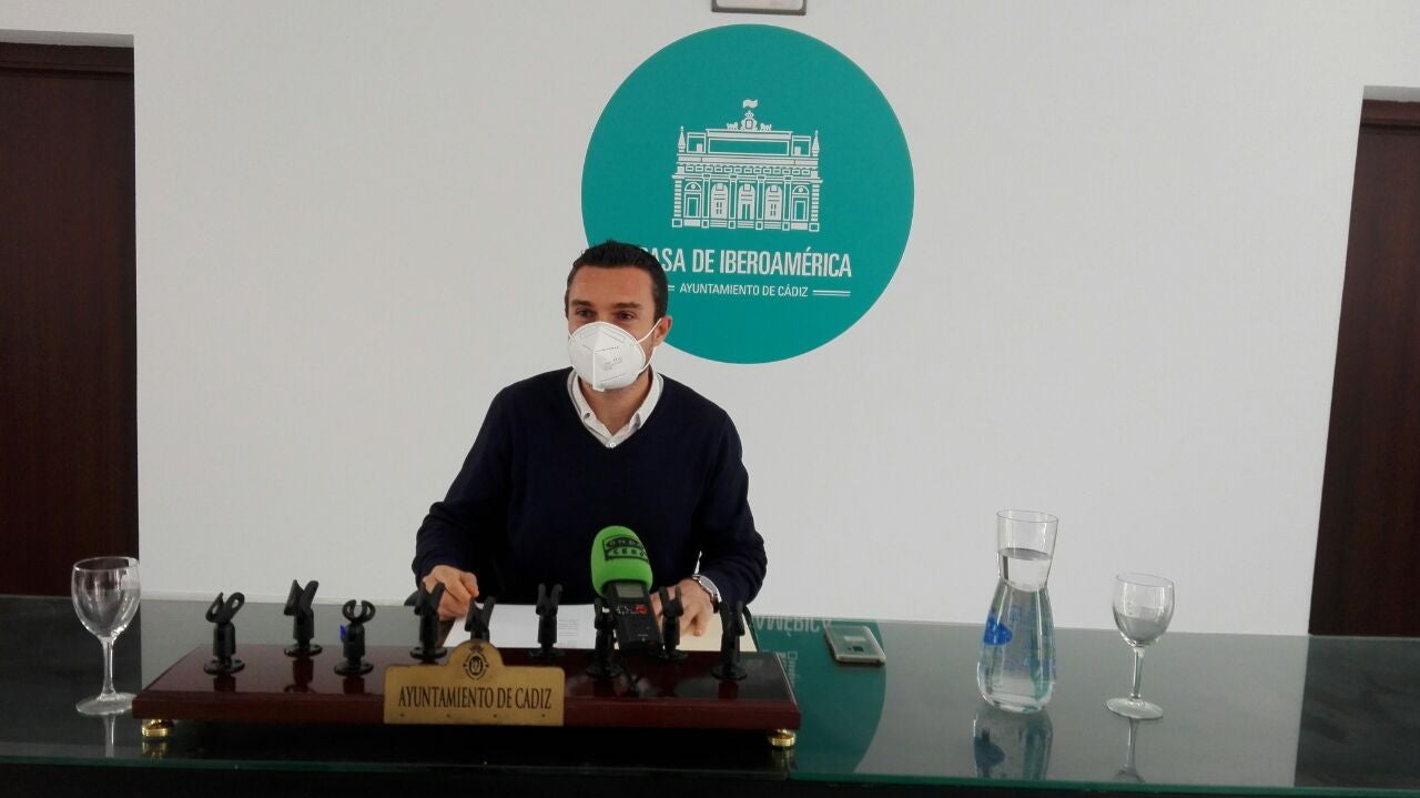 Vila valora positivamente el plan de urbanización 'Muelle Ciudad' presentado por el Puerto de Cádiz Vila valora positivamente el plan de urbanización 'Muelle Ciudad' presentado por el Puerto de Cádiz