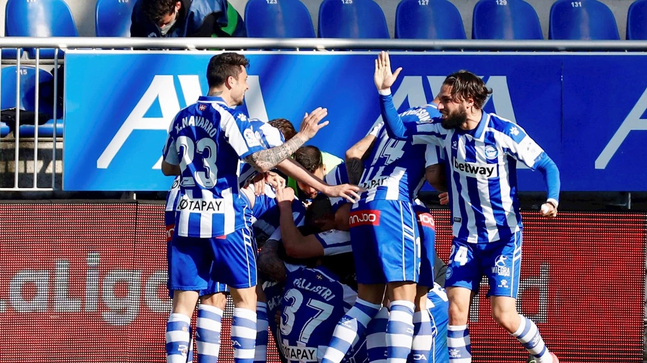 Alavés 1-0 Huesca: El argentino Battaglia da un respiro al Alavés en un choque clave para la supervivencia