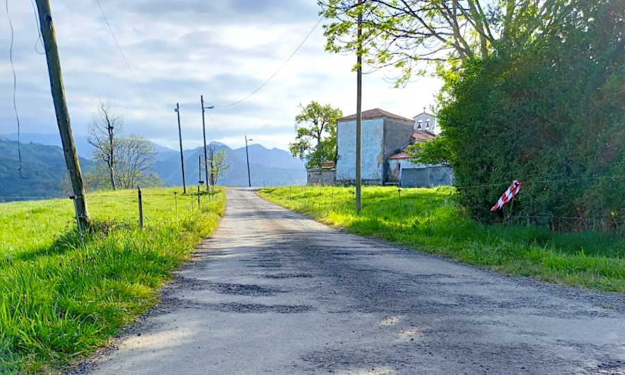 El Ayuntamiento de Parres licita las obras de la carretera de acceso a Castiellu El Ayuntamiento de Parres licita las obras de la carretera de acceso a Castiellu