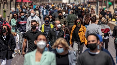Restricciones y nuevas medidas, confinamiento en Madrid, Catalu&ntilde;a, toque de queda en Andaluc&iacute;a, Valencia y &uacute;ltimas noticias del coronavirus en Espa&ntilde;a hoy