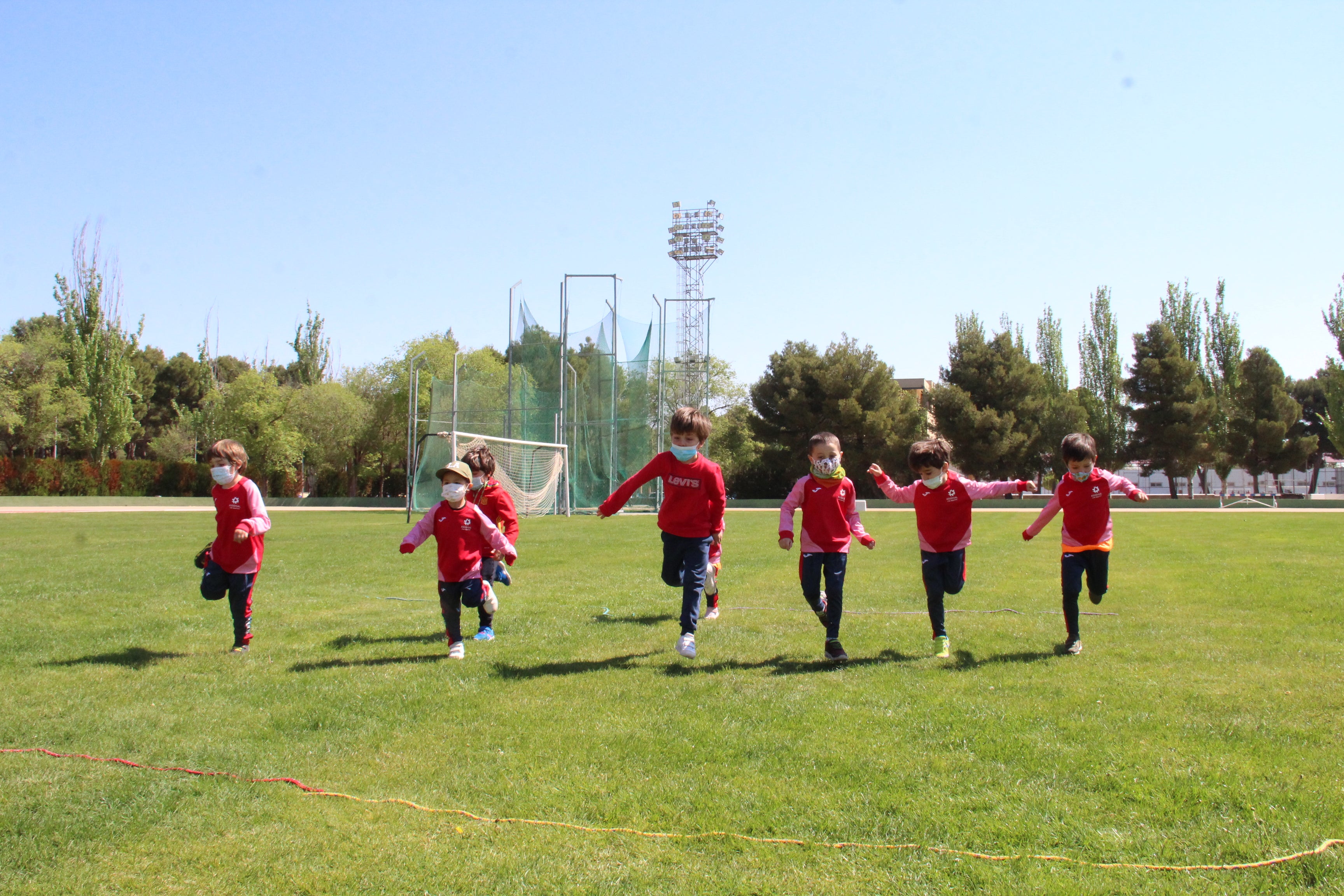 Cerca de 30 deportistas en las Jornadas Lúdico-Deportivas de la Escuela de Atletismo Cerca de 30 deportistas en las Jornadas Lúdico-Deportivas de la Escuela de Atletismo