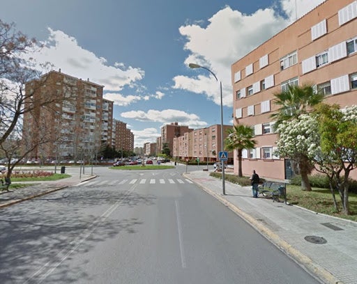 Dos jóvenes resultan heridos graves tras ser atropellado por un vehículo en Badajoz Dos jóvenes resultan heridos graves tras ser atropellado por un vehículo en Badajoz
