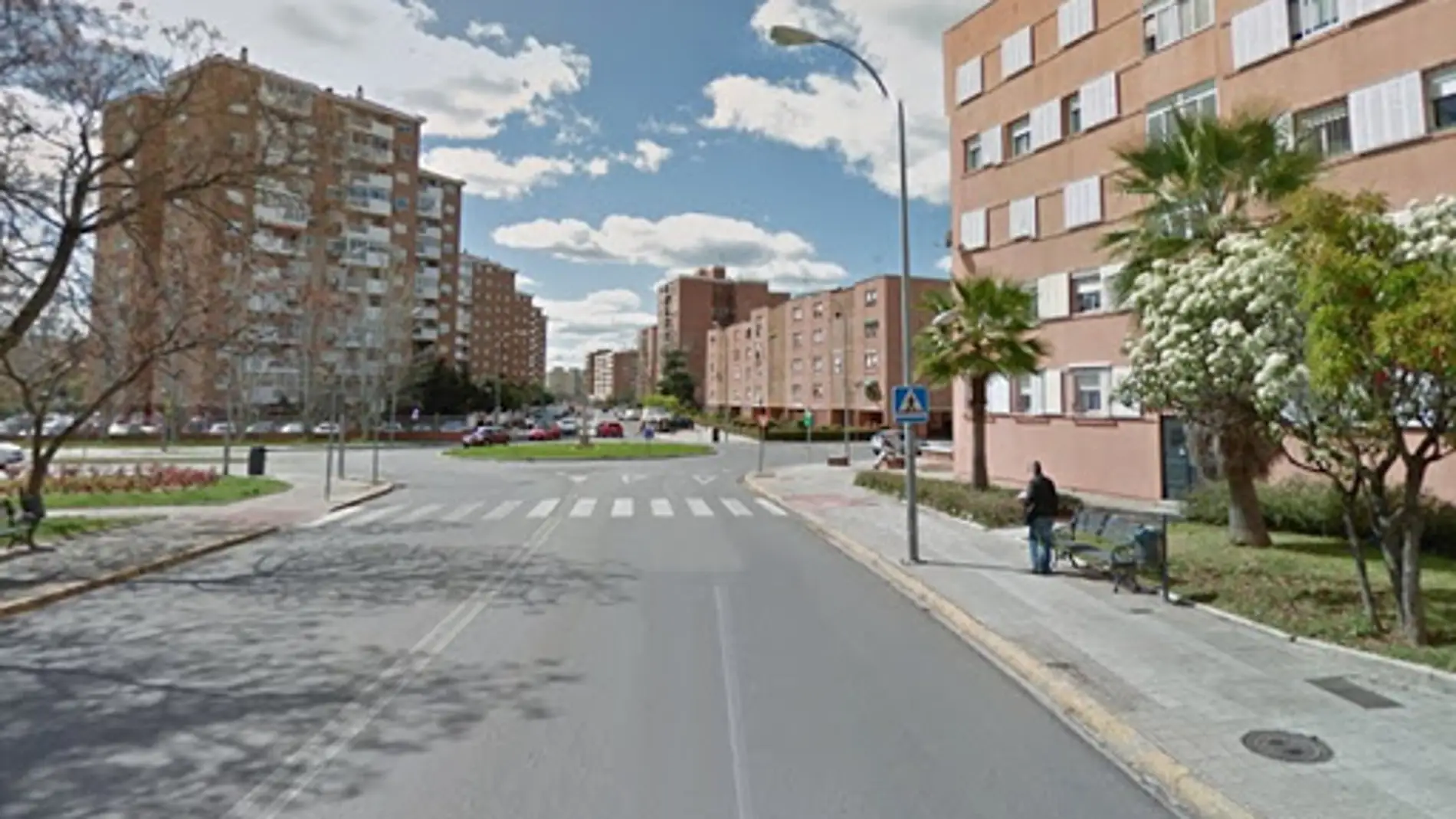 Dos jóvenes resultan heridos graves tras ser atropellado por un vehículo en Badajoz