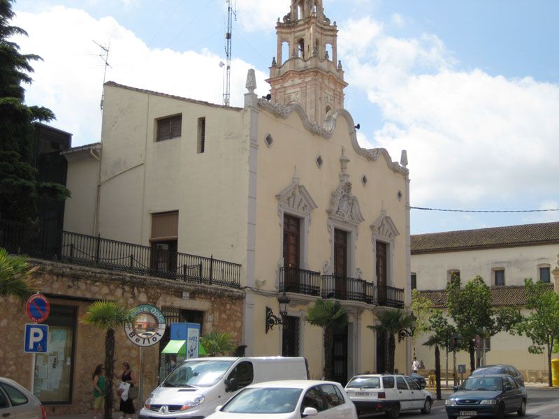 Atraco de cine en Alginet: confunden un rodaje con un asalto al ver a varios actores encapuchados y con armas Atraco de cine en Alginet: confunden un rodaje con un asalto al ver a varios actores encapuchados y con armas