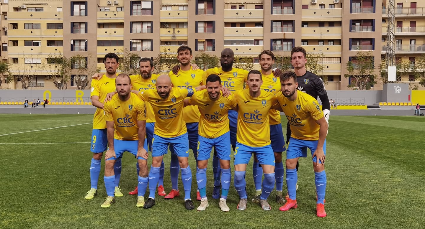 El Orihuela no puede pasar del empate a cero ante el Prat pese a gozar de muchas ocasiones claras de gol El Orihuela no puede pasar del empate a cero ante el Prat pese a gozar de muchas ocasiones claras de gol