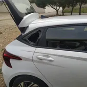 El individuo fue sorprendido con objetos supuestamente sustraídos en los coches violentados en la misma mañana del domingo El individuo fue sorprendido con objetos supuestamente sustraídos en los coches violentados en la misma mañana del domingo