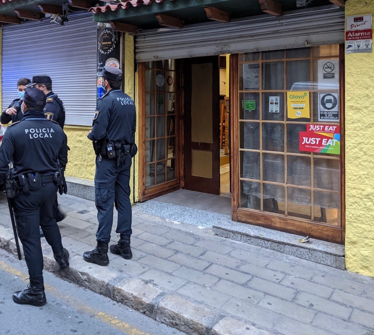 Desalojan un bar en Alicante donde se festejaba una boda con 24 asistentes Desalojan un bar en Alicante donde se festejaba una boda con 24 asistentes