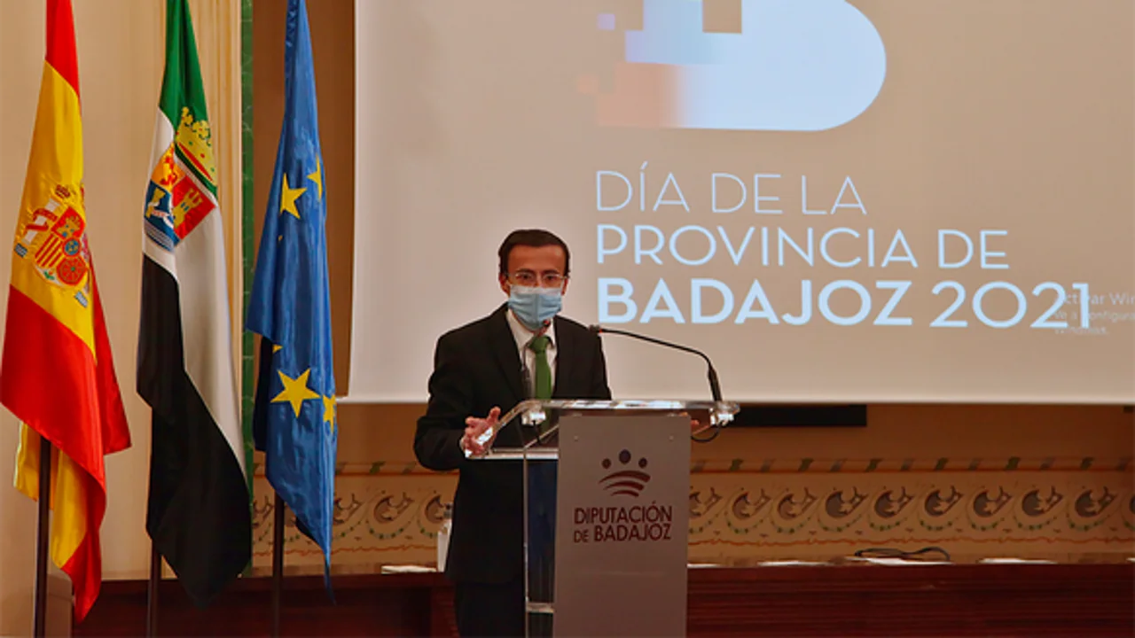 Fuente del Maestre acoge el acto institucional con la entrega de seis Medallas de Oro del 2020 y 2021