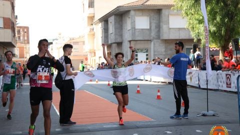 Llegada a meta en la carrera solidaria de 2019