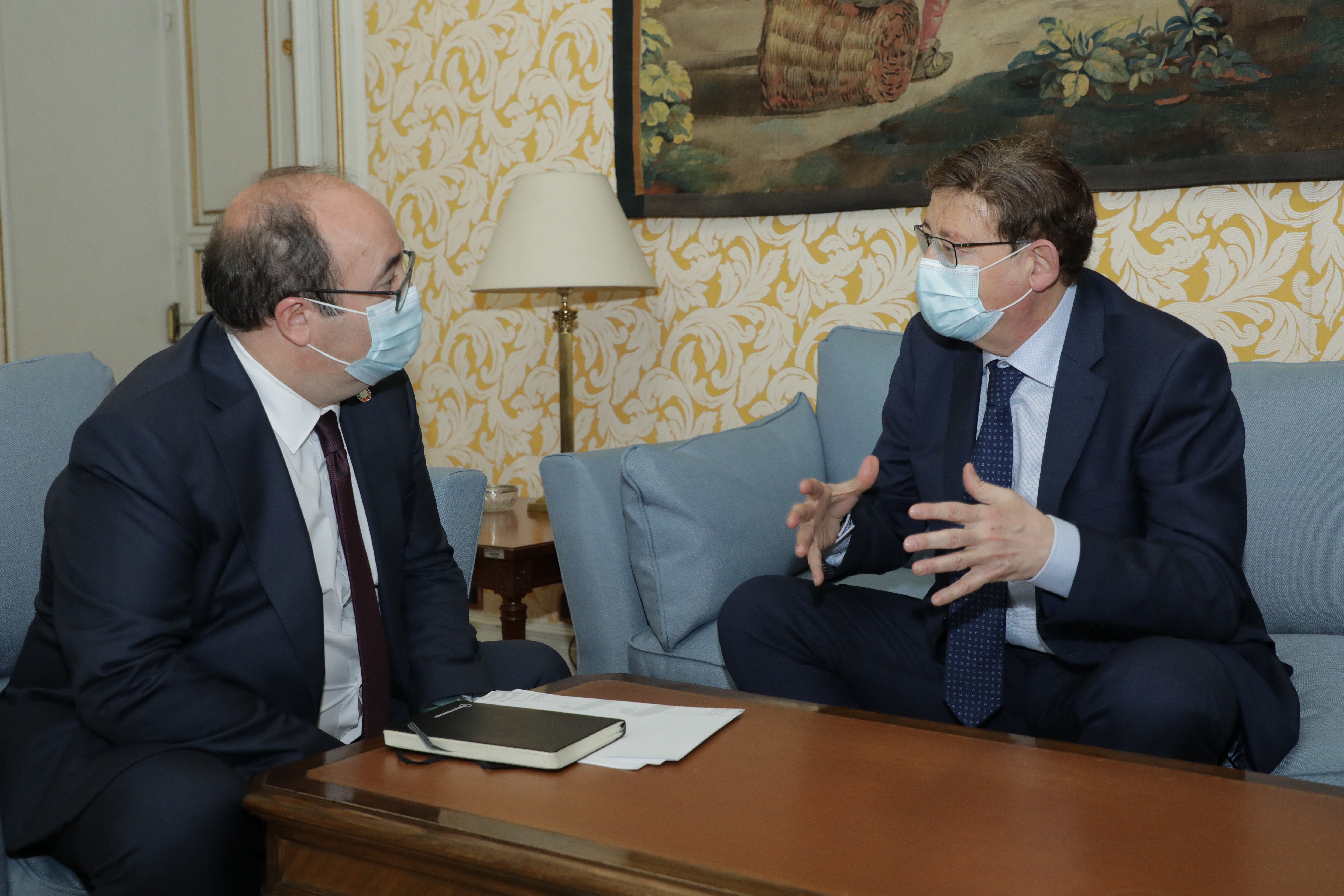 Puig pide un cordón sanitario "contra todos los intolerantes" y que la derecha democrática no se deje "contaminar" Puig pide un cordón sanitario "contra todos los intolerantes" y que la derecha democrática no se deje "contaminar"