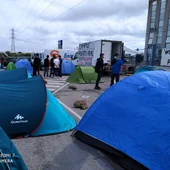 Acampada de trabajadores de Airbus en la puerta de la fábrica en Puerto Real Acampada de trabajadores de Airbus en la puerta de la fábrica en Puerto Real