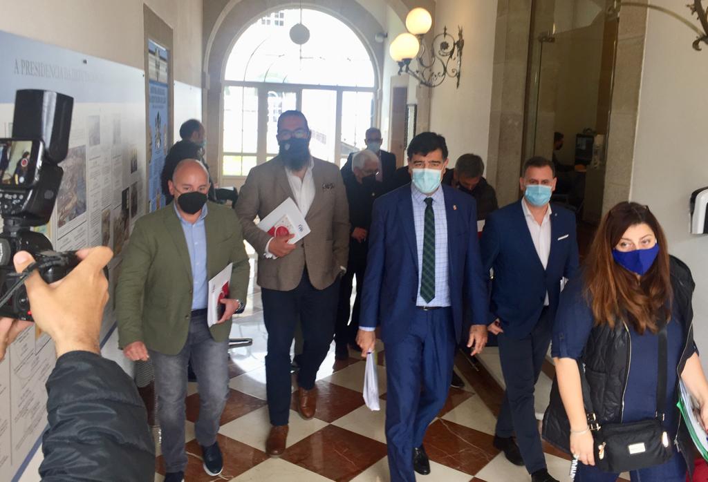 El PP abandona el pleno de la Diputación al no ser reprobado Tomé por sus declaraciones sobre Candia El PP abandona el pleno de la Diputación al no ser reprobado Tomé por sus declaraciones sobre Candia