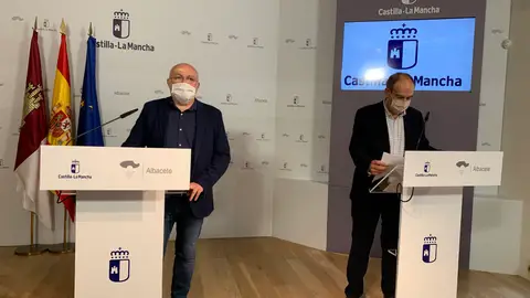 Pedro Antonio Ruiz Santos, delegado de la junta del Albacete, y Nicolás Merino, delegado provincial de Economía, Empresas y Empleo. Pedro Antonio Ruiz Santos, delegado de la junta del Albacete, y Nicolás Merino, delegado provincial de Economía, Empresas y Empleo.