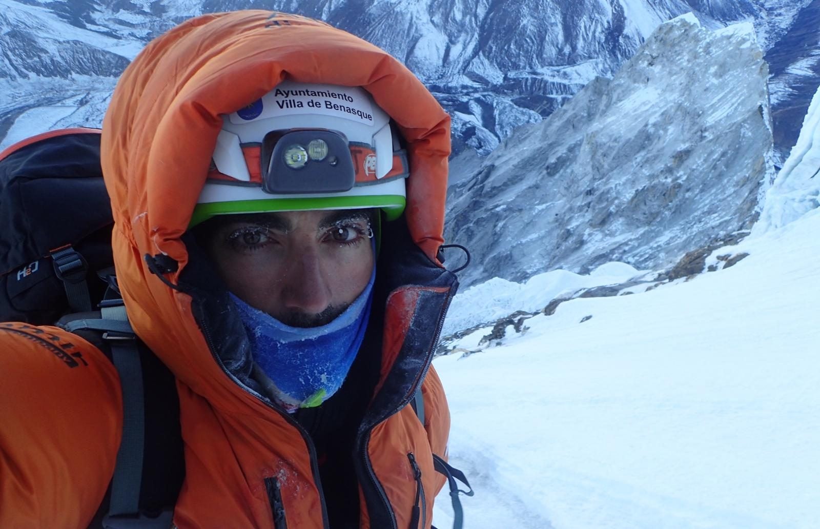 Jonatan García:"El Dhaulagiri es una montaña complicada. Ha caído mucha nieve y va a ser duro"