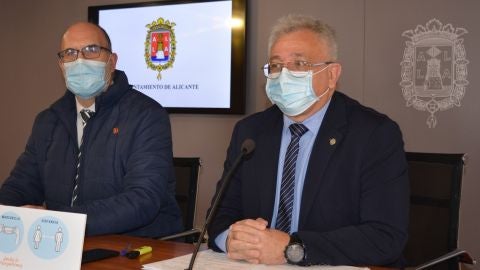 Manuel Villar y Antonio Manresa tras la Junta Local de Gobierno Manuel Villar y Antonio Manresa tras la Junta Local de Gobierno