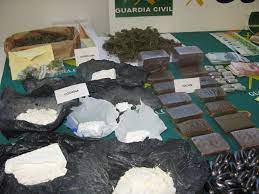 Se les acusa de un delito de tráfico de drogas, tras supuestamente esconder 536 gramos de cocaína en roca Se les acusa de un delito de tráfico de drogas, tras supuestamente esconder 536 gramos de cocaína en roca