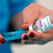 Un modelo calcula el exceso de mortalidad al pausar la vacunacion con Oxford AstraZeneca Un modelo calcula el exceso de mortalidad al pausar la vacunacion con Oxford AstraZeneca