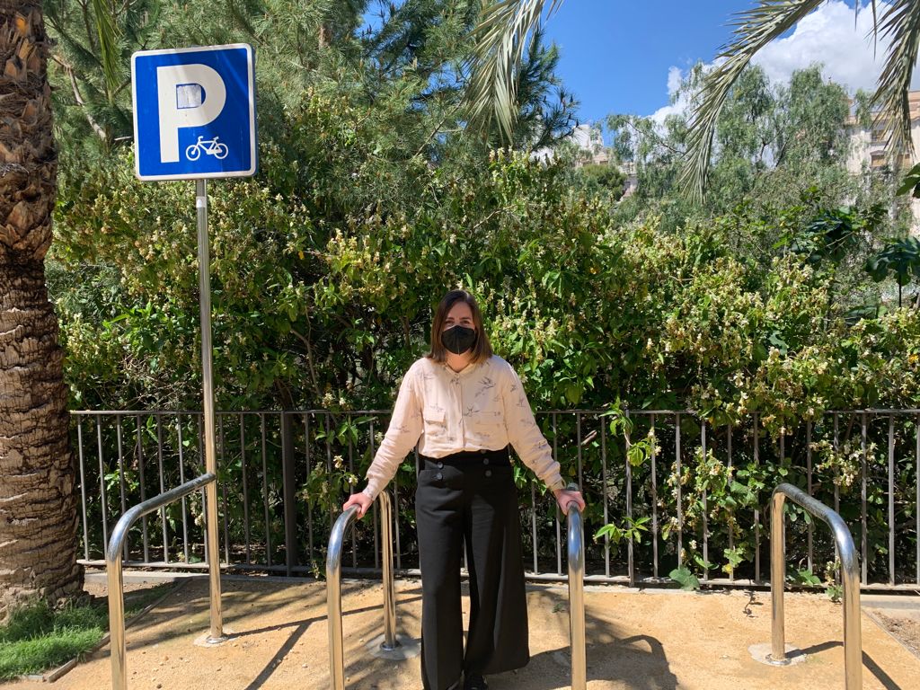 El Ayuntamiento de Elche proyecta la instalación de 35 nuevos 'aparcabicis' antes del verano El Ayuntamiento de Elche proyecta la instalación de 35 nuevos 'aparcabicis' antes del verano