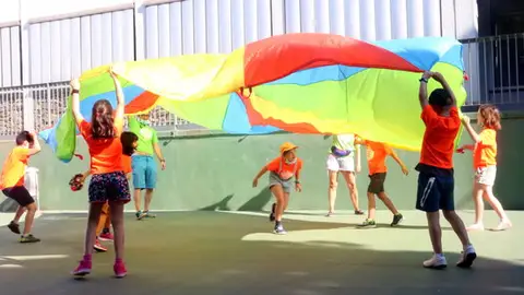 Activitat en una casal de la Fundació Pere Tarrés durant el passat estiu. Activitat en una casal de la Fundació Pere Tarrés durant el passat estiu.