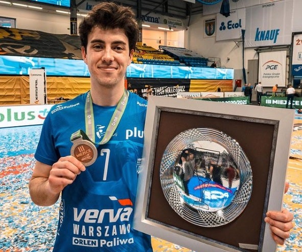 El colocador marbellí logra el bronce en la liga polaca y estará en Champions El colocador marbellí logra el bronce en la liga polaca y estará en Champions
