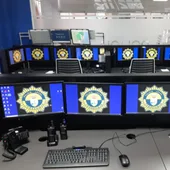 La renovación está compuesta de un total de 12 monitores y tres equipos de última generación enfocados a las tareas de emergencias, los cuales se complementan con el sistema 112 La renovación está compuesta de un total de 12 monitores y tres equipos de última generación enfocados a las tareas de emergencias, los cuales se complementan con el sistema 112