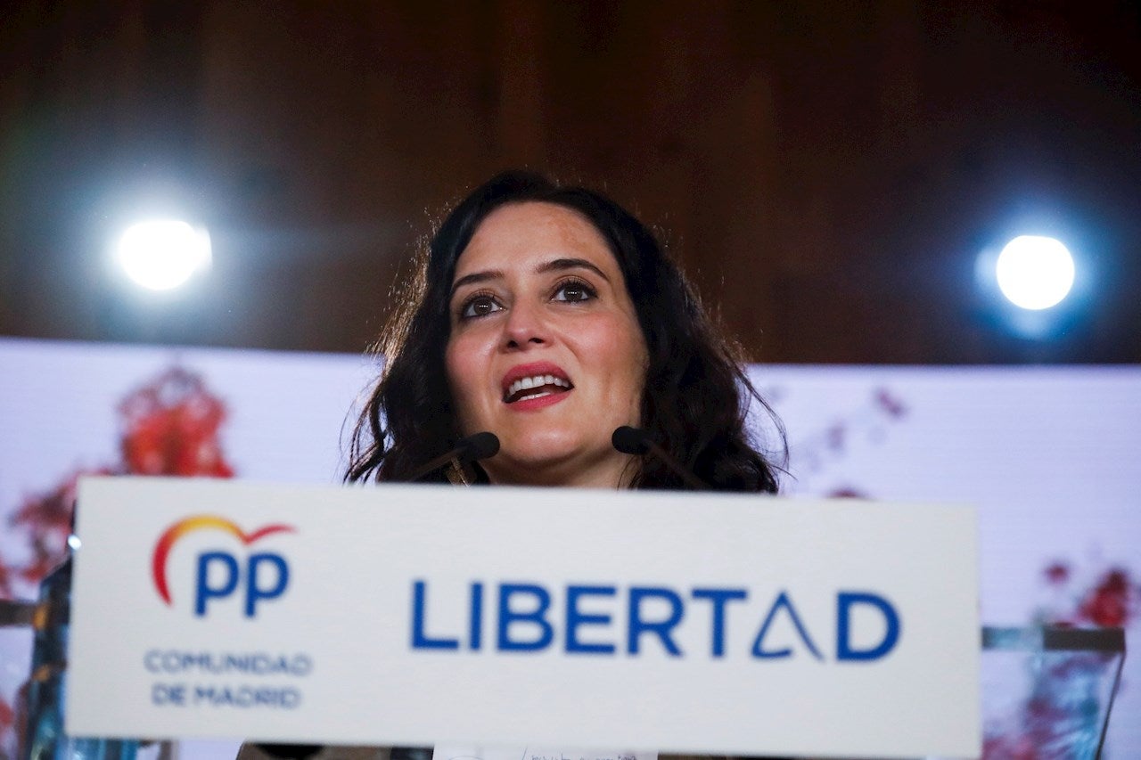 Las preguntas de Amón: "¿Terminará sustituyéndose el rostro de la Cibeles por la de Ayuso?" Las preguntas de Amón: "¿Terminará sustituyéndose el rostro de la Cibeles por la de Ayuso?"