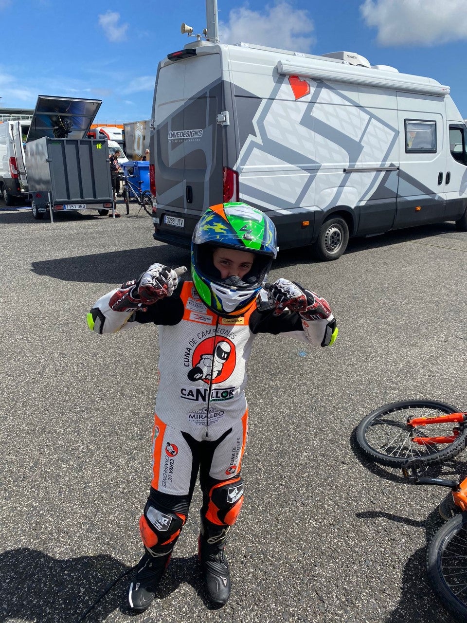 El jovencísimo Oliver Cantos, primero en una carrera de Moto 5 El jovencísimo Oliver Cantos, primero en una carrera de Moto 5