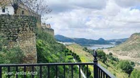 Senderos de Izn&aacute;jar