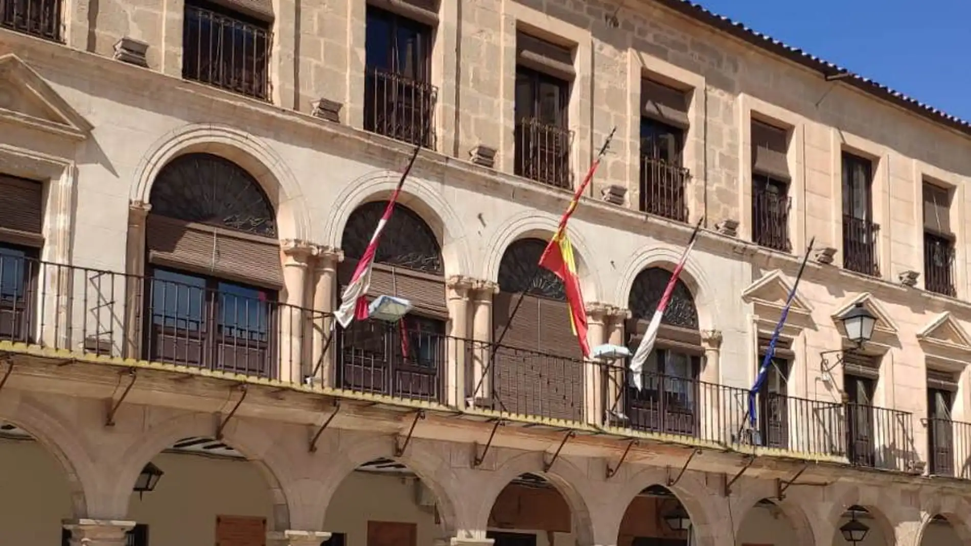 Imagen de la fachada del Ayuntamiento de Villanueva de los Infantes
