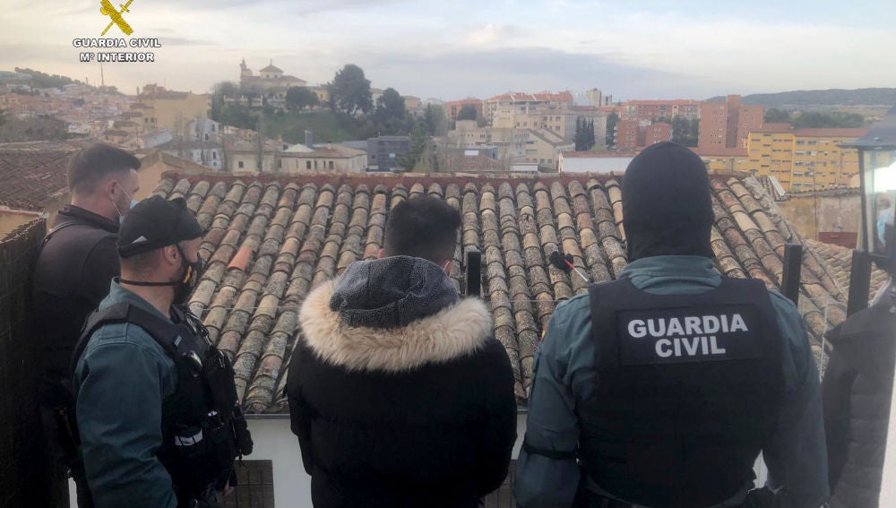 Diecisiete detenidos y desmantelados varios puntos de venta de droga