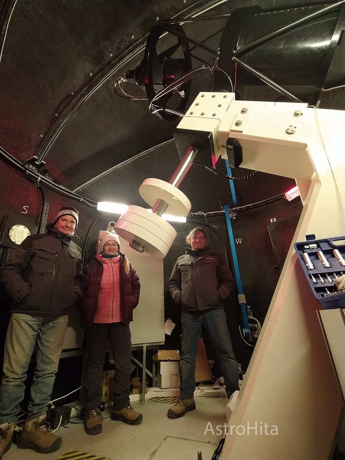 Fundación Astrohita colabora en el montaje de un nuevo telescopio en Chile Fundación Astrohita colabora en el montaje de un nuevo telescopio en Chile
