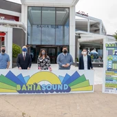 Presentación en el centro comercial Bahía Sur Presentación en el centro comercial Bahía Sur