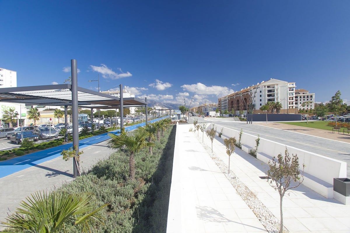 Las pymes de San Pedro Alcántara piden al Ayuntamiento que controle la construcción de grandes superficies Las pymes de San Pedro Alcántara piden al Ayuntamiento que controle la construcción de grandes superficies