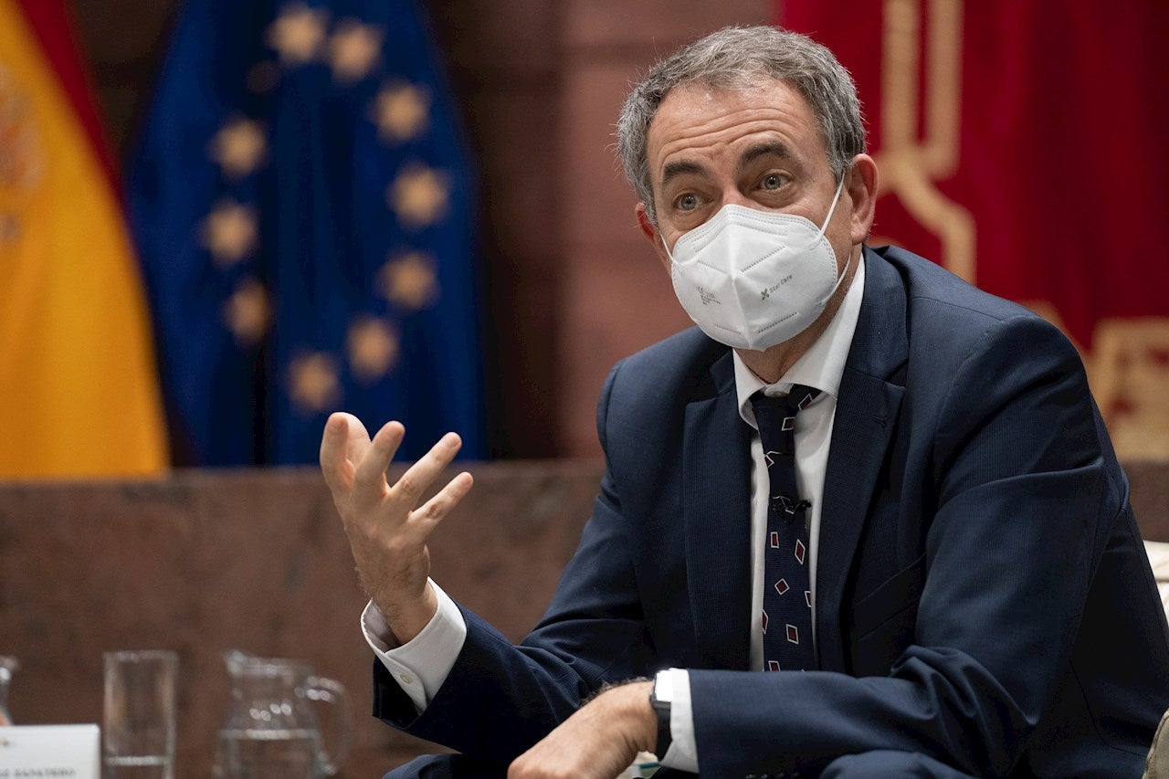 Zapatero se posiciona a favor de "intensificar el diálogo" con Cataluña Zapatero se posiciona a favor de "intensificar el diálogo" con Cataluña
