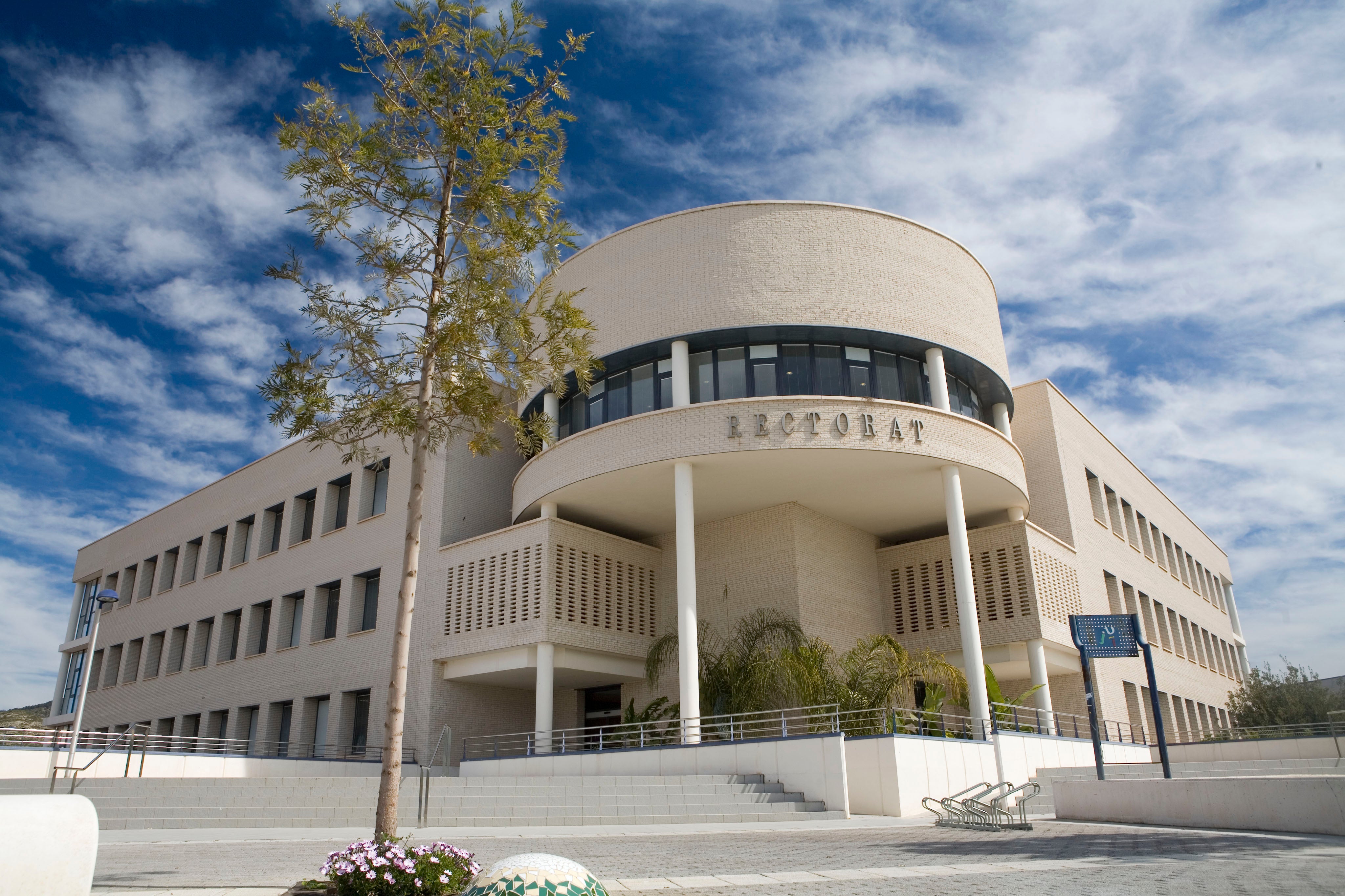 El ranking CWUR sitúa a la UJI en el 4,5% de las mejores instituciones de educación superior del mundo El ranking CWUR sitúa a la UJI en el 4,5% de las mejores instituciones de educación superior del mundo