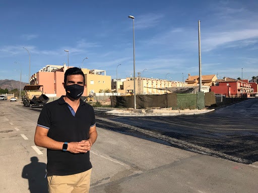 Antonio Meseguer, concejal de medioambiente, forma parte de una campaña de concienciación para todos los vecinos Antonio Meseguer, concejal de medioambiente, forma parte de una campaña de concienciación para todos los vecinos