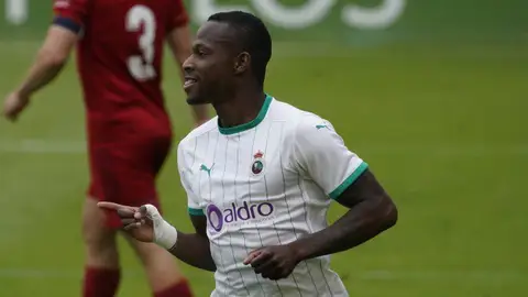 Cedric Omoigui Cedric Omoigui, delantero del Racing de Santander