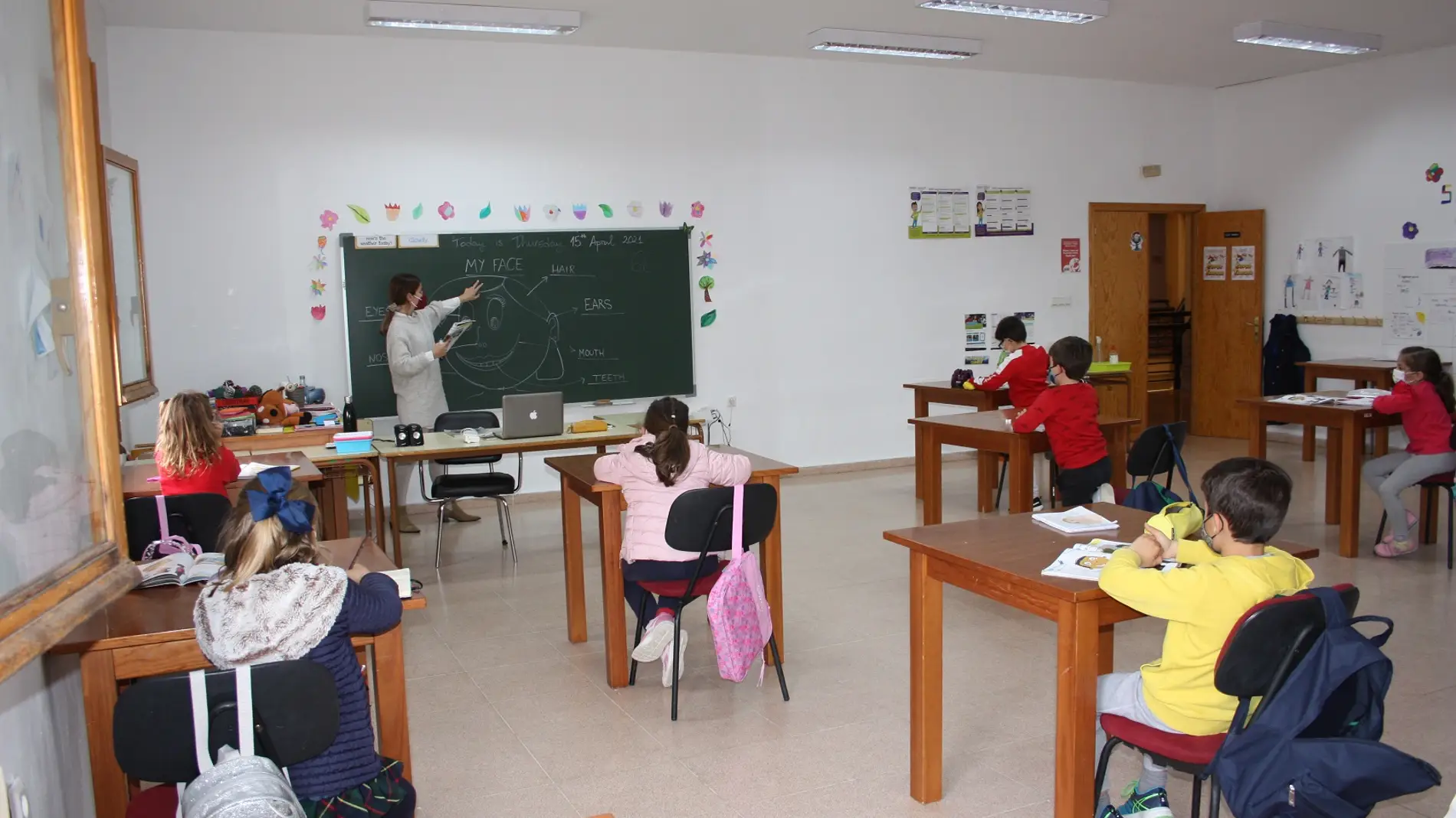 Unos 110 niños y adultos mejoran su inglés en la Escuela Municipal de Idiomas
