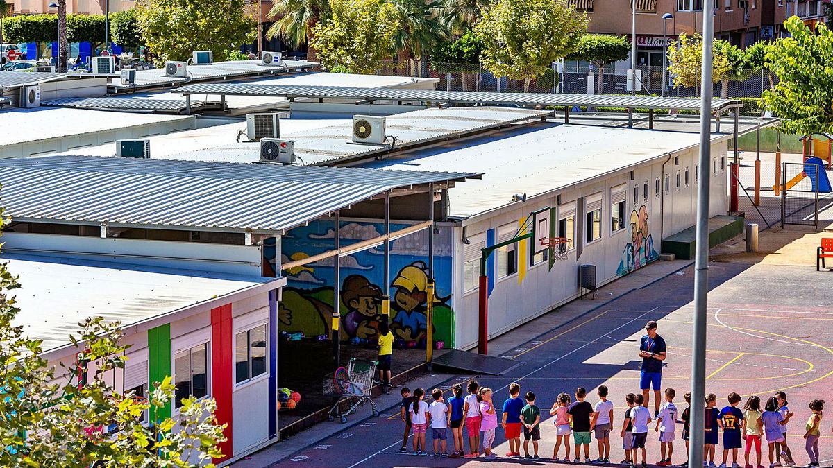 El alcalde de La Vila Joiosa se reúne con Infraestructuras Educativas para estudiar el expediente del CEIP Dr. Esquerdo El alcalde de La Vila Joiosa se reúne con Infraestructuras Educativas para estudiar el expediente del CEIP Dr. Esquerdo