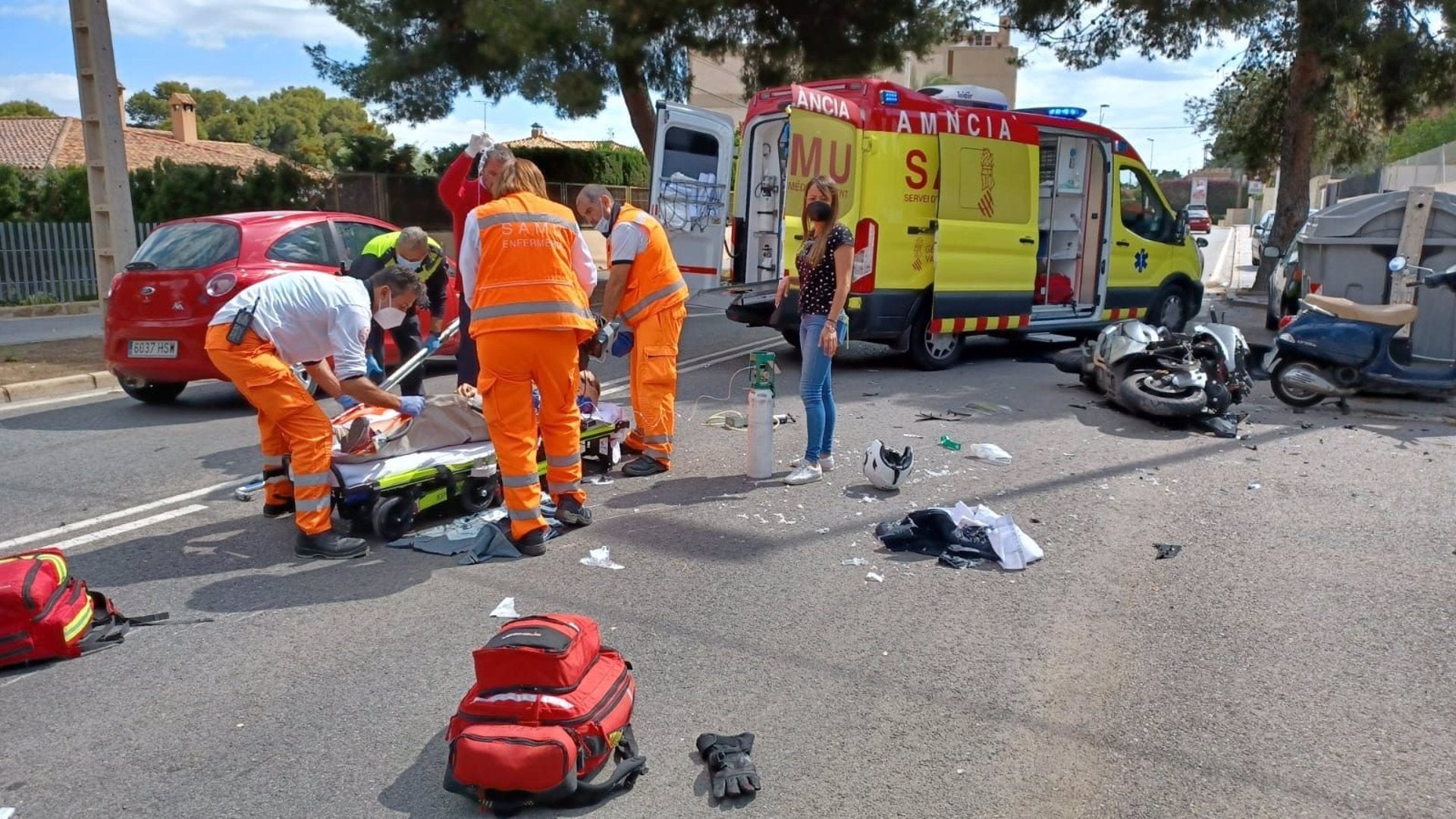 Muere el conductor de una moto tras chocar contra un coche en Alicante Muere el conductor de una moto tras chocar contra un coche en Alicante
