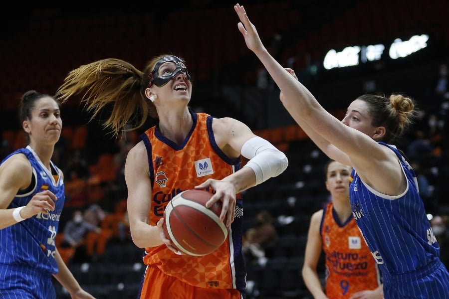 Valencia Basket gana el primer partido de la lucha por el título Valencia Basket gana el primer partido de la lucha por el título