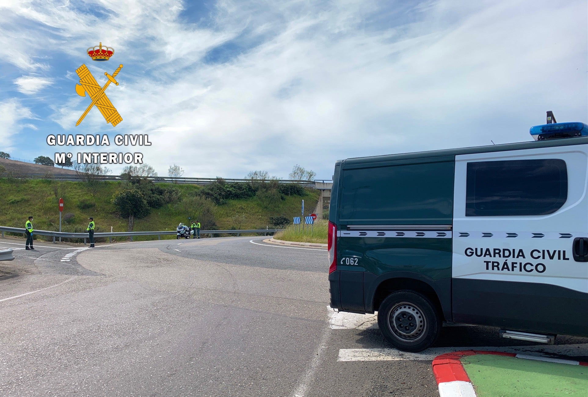 La Guardia Civil investiga a una conductora por dos delitos contra la Seguridad Vial y otro de lesiones graves La Guardia Civil investiga a una conductora por dos delitos contra la Seguridad Vial y otro de lesiones graves