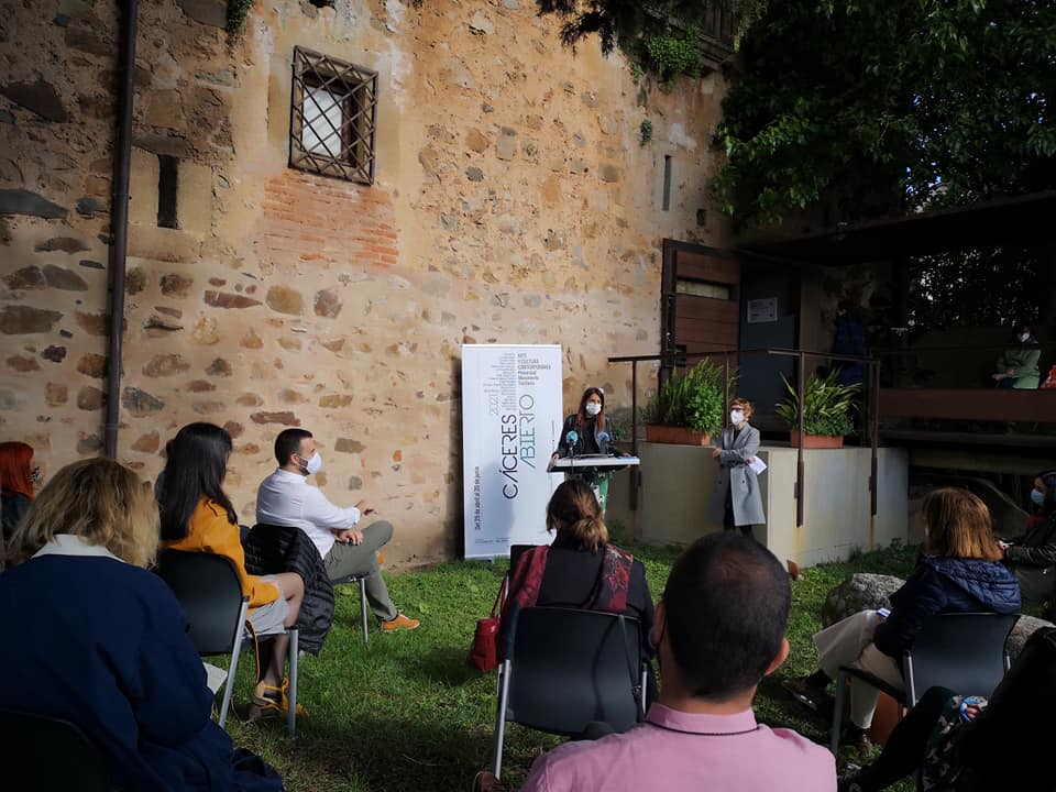 Inaugurado Cáceres Abierto 2021 que llena ya las calles de arte con once intervenciones Inaugurado Cáceres Abierto 2021 que llena ya las calles de arte con once intervenciones