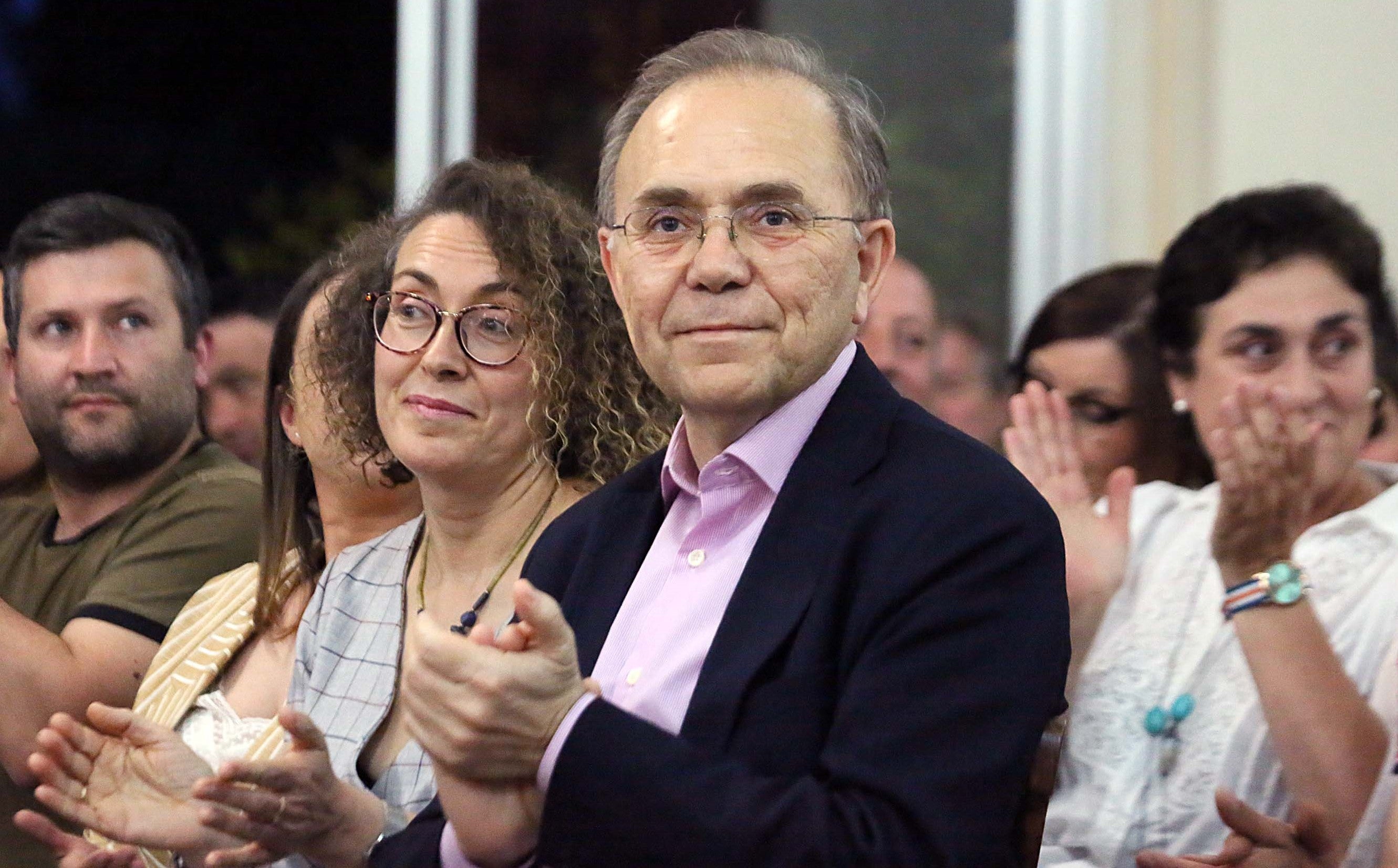 El alcalde de Ponteareas, Xosé Represas, renuncia a la alcaldía por razones de salud. El alcalde de Ponteareas, Xosé Represas, renuncia a la alcaldía por razones de salud.